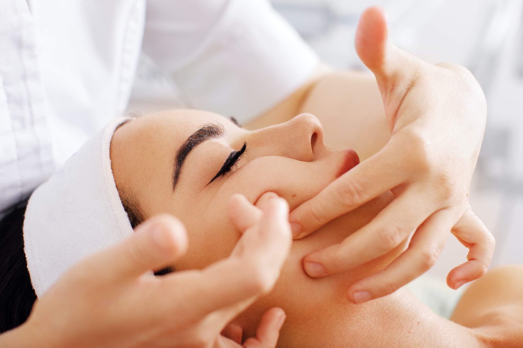 Massage kobido facial japonais Douvaine Source de bien être